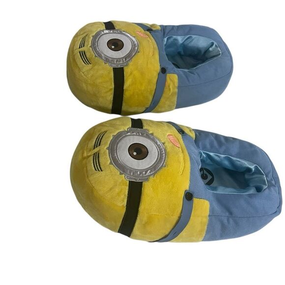 Universal Studios Despicable Me Minion Adult Slippers - Picture 3 of 14